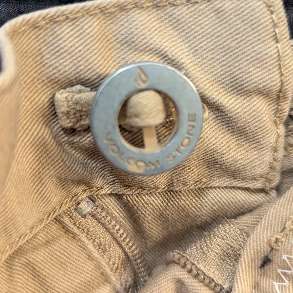 Volcom Men's Shorts | Size 36 | Inseam 11.5" - Picture 3 of 6
